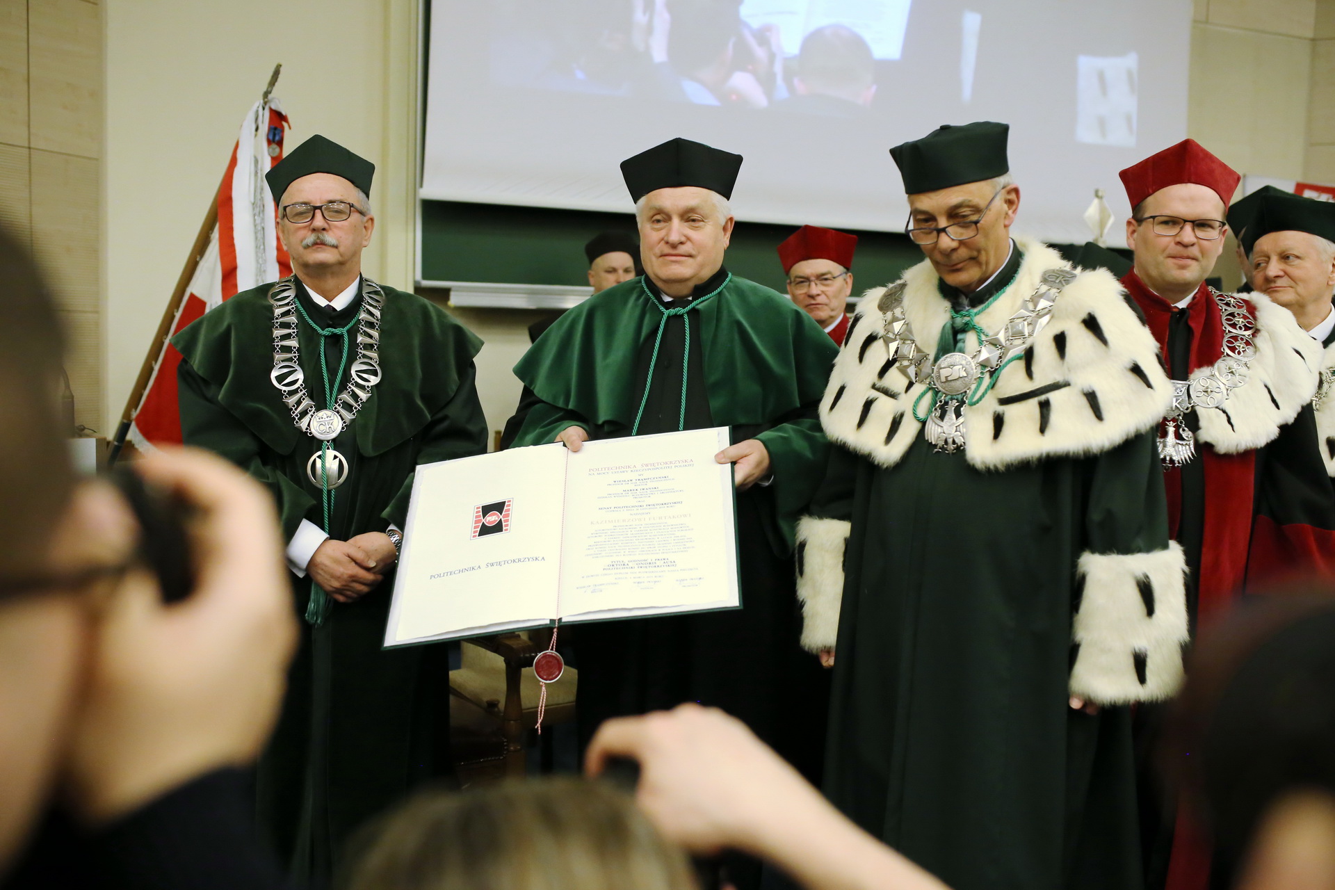 Nadanie tytułu Doktora Honoris Causa prof. Kazimierzowi Furtakowi Nadanie tytułu Doktora Honoris Causa prof. Kazimierzowi Furtakowi