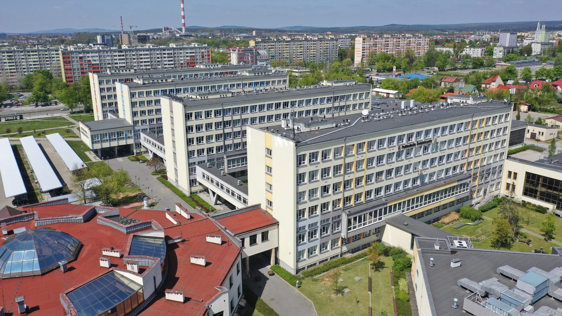 Komunikat w sprawie organizacji zajęć na terenie Uczelni Komunikat w sprawie organizacji zajęć na terenie Uczelni