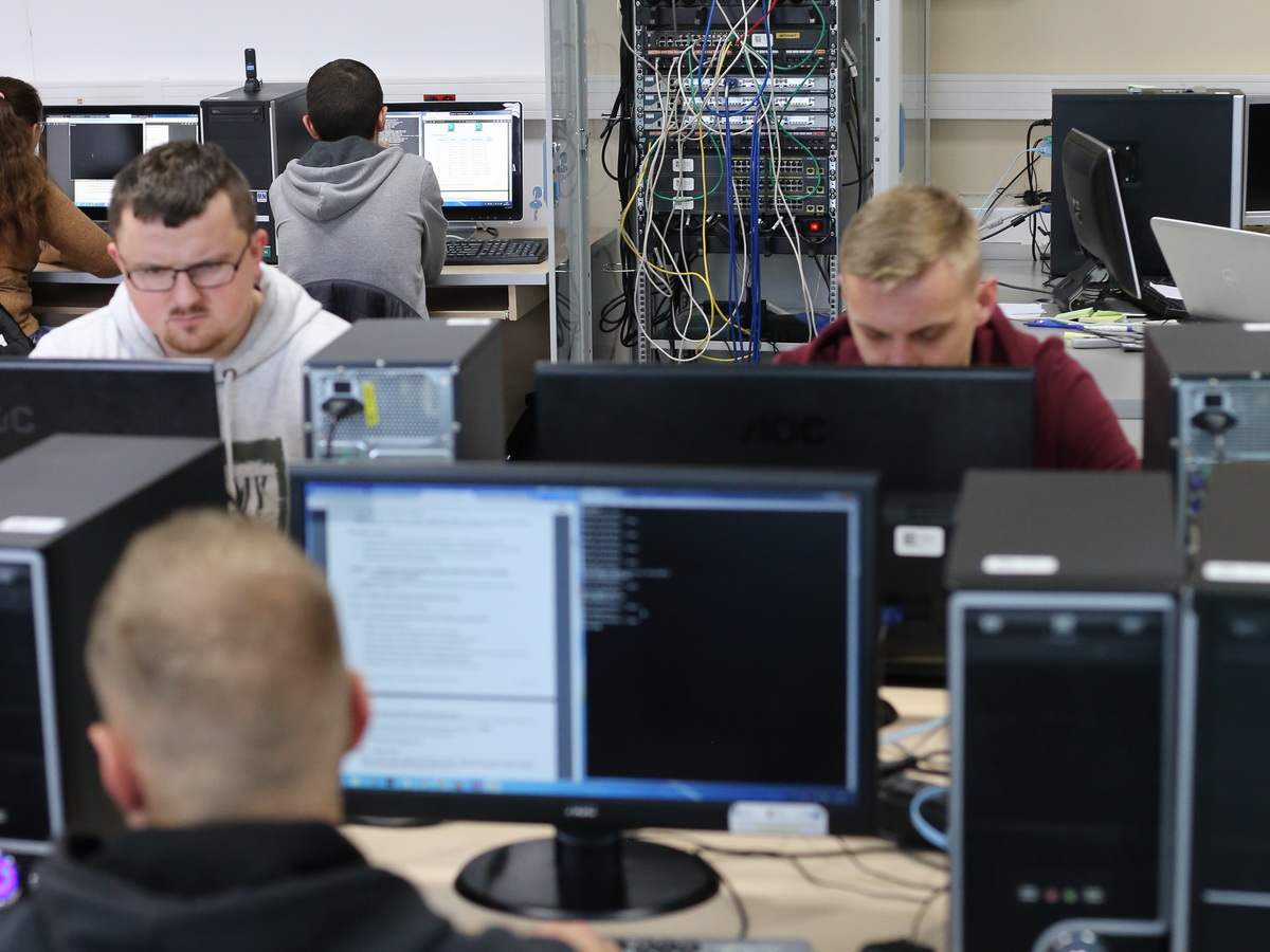 Konkurs prac dyplomowych pod patronatem IEEE 2021