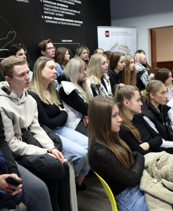 Debata studentów architektury z przedsiębiorcami