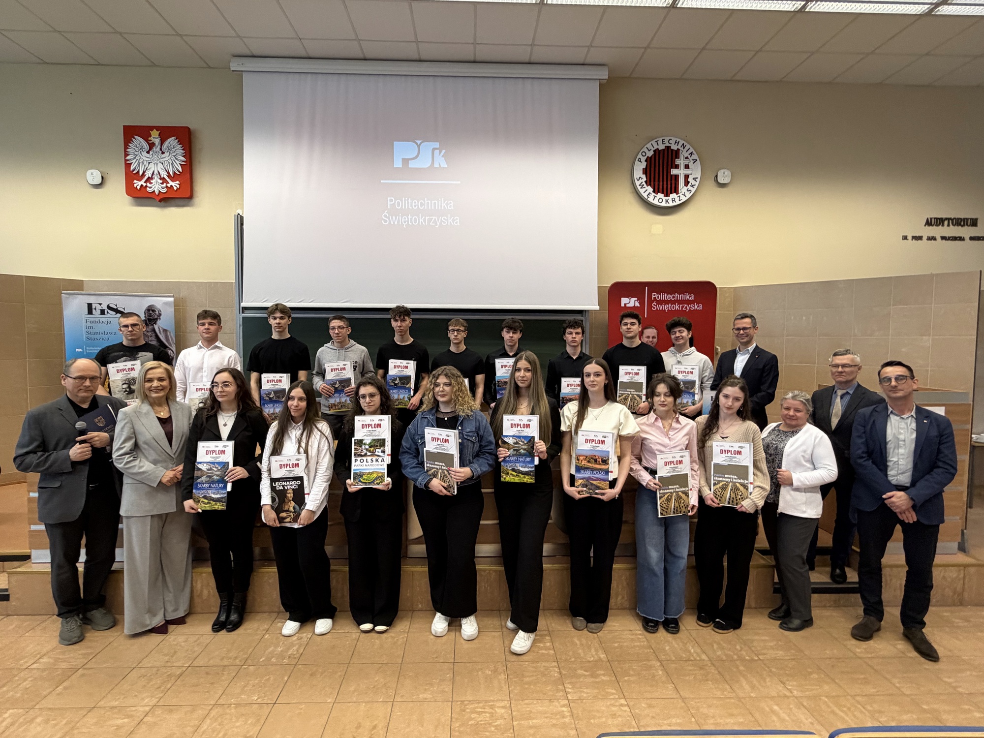 Wręczenie dyplomów i nagród w OŚMMM Wręczenie dyplomów i nagród w OŚMMM